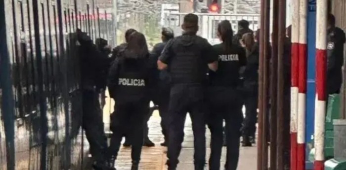 Un hombre armado tomó de rehén a una mujer a bordo del Tren Roca