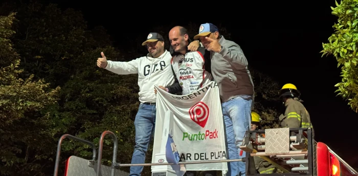 Balcarce: emotivo recibimiento a Santiago Mangoni tras ganar en el TC en Concepción