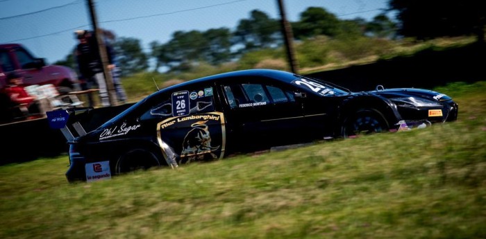 Top Race: Federico Montans no se dio por vencido y ganó sobre el cierre la carrera en Concordia