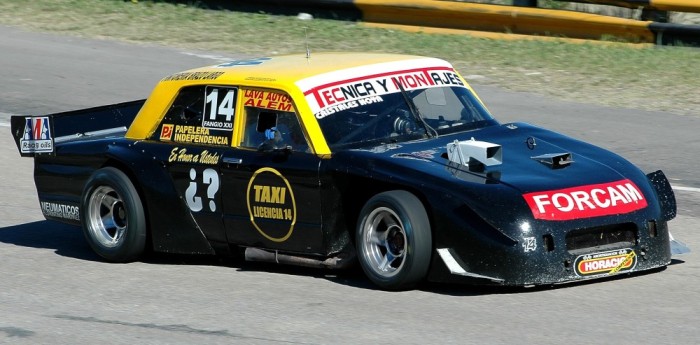 Día del Taxista: la historia del Taxi generó locura y polémica en el TC