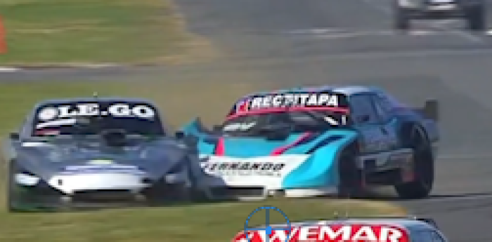 Procar 4000: ¡De no creer! Se tocaron en la vuelta previa de la serie de la Clase B en La Plata