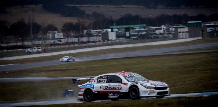 Top Race: con una gran maniobra, Queijeiro le hizo frente a la lluvia y ganó en La Pampa