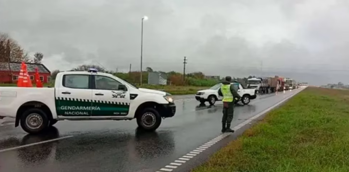 Un accidente múltiple en la Ruta 12 dejó cuatro muertos y al menos cinco heridos