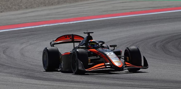 F2: Nico Varrone fue penalizado y cayó al puesto 12 de la Sprint Race en Barcelona