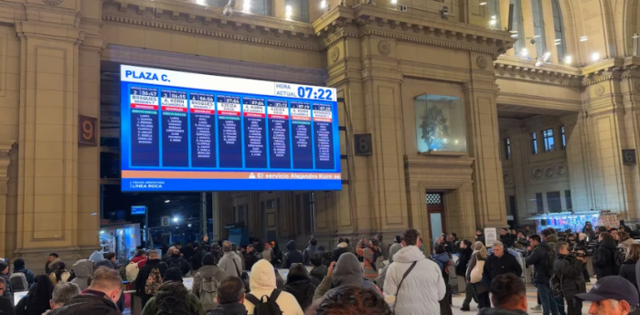 Volvió a funcionar el Tren Roca tras sufrir demoras y cancelaciones por una falla eléctrica en Constitución
