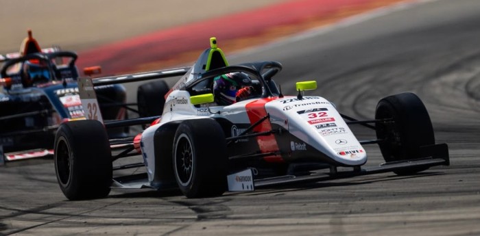 F4 Española: Fausto Arnaudo y Simón Bulbarella salieron a pista en el viernes de Aragón