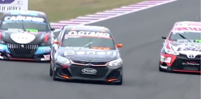 TN APAT: ¡Vale todo! La pelea por la punta entre tres pilotos de la Clase 2 en Termas de Río Hondo