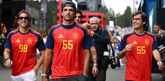 F1: Sainz siguió los pasos de Colapinto y apareció con la camiseta de España antes de la final