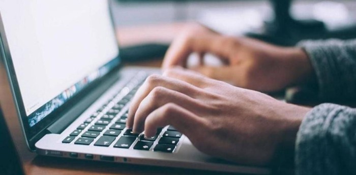 Los argentinos cambian Google por ChatGPT y otros asistentes: cómo se transforma la búsqueda de información