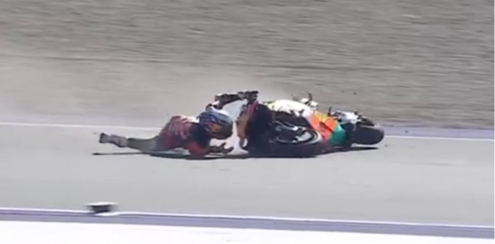Golpe de escena en MotoGP: Pedro Acosta lideraba la Sprint cuando sufrió una dura caída