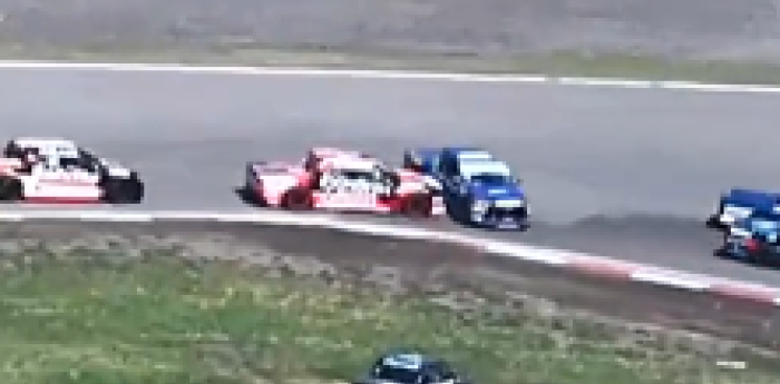 El toque entre Canapino y Azar que los perjudicó en la final del TC Pick Up en Balcarce