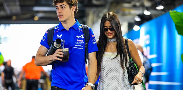 Mientras Colapinto busca recuperarse en Singapur, Maia Reficco confirmó que ya no están juntos