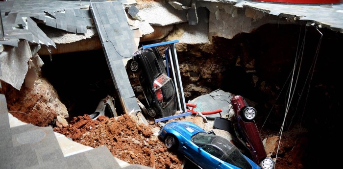 Restauraron Corvette dañados en un Museo