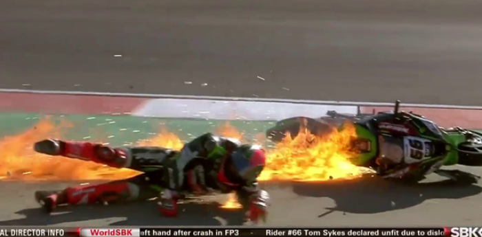 Espectacular accidente de Skyes en Superbikes