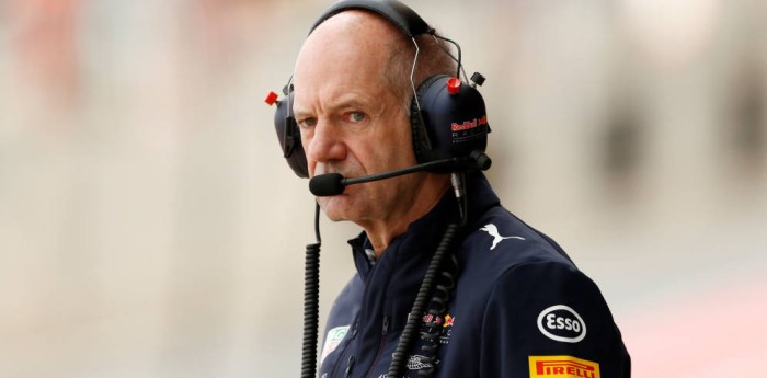 RENAULT QUIERE A NEWEY