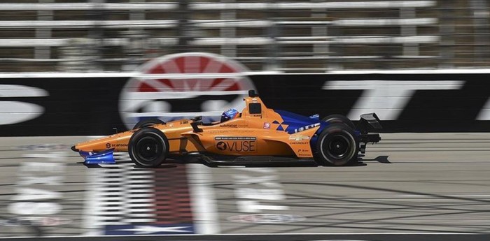 Fernando Alonso prueba el McLaren en Indianápolis