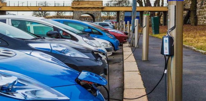Reino Unido prohibirá la venta de vehículos diésel y nafteros desde 2030