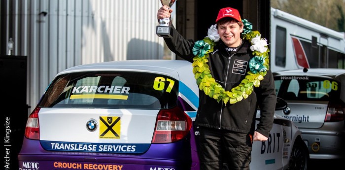 El joven piloto con autismo que ganó su primera carrera en Brands Hatch