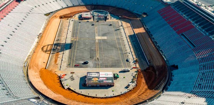 Nascar listo para correr en la tierra