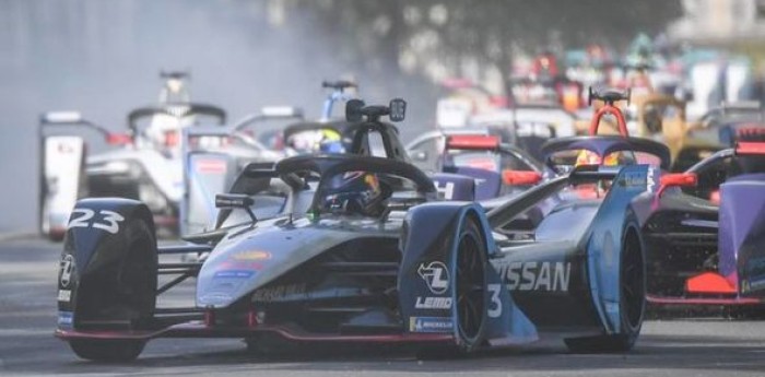 La siesta de Buemi dentro del Toyota del WEC