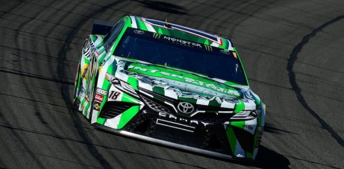 Kyle Busch ganó la  Auto Club 400 y sumó 200 victorias en la NASCAR