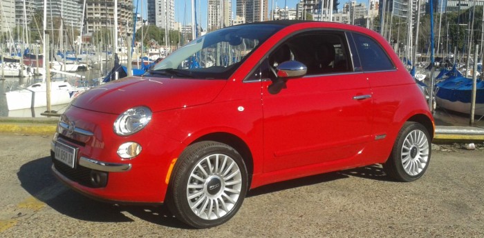 El Fiat 500 Cabrio Lounge combina glamour y tecnologia