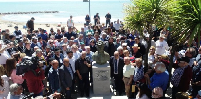 Fangio tiene su monumento en la costa marplatense