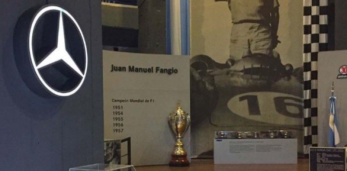 El casco de Hamilton ya está en el Museo Fangio