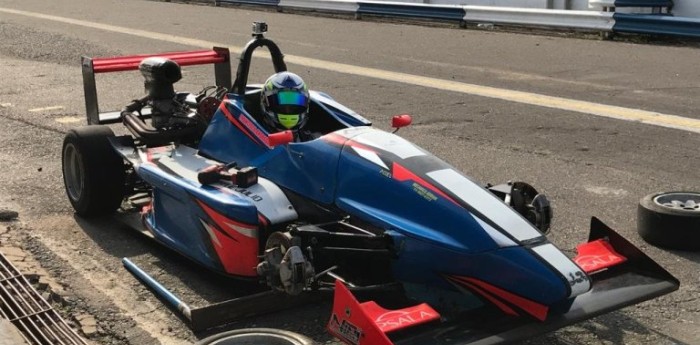 Tomás Cingolani probó con un auto de fórmula en Nueve de Julio