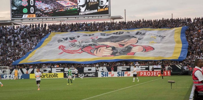 El homenaje del Corinthians a Senna en pleno partido