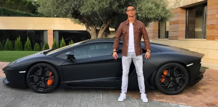 RONALDO Y SU LAMBORGHINI