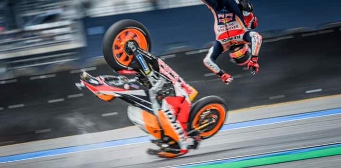 Dramática caída de Marc Márquez en la FP1 del MotoGP de Tailandia