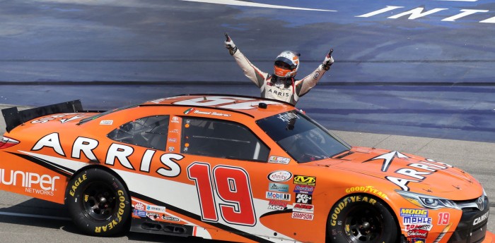 Primer triunfo de un mexicano en Nascar