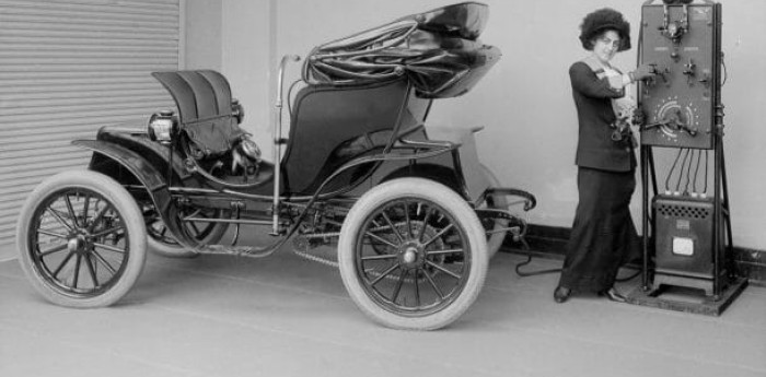 La gran historia de los autos eléctricos que surgen en año 1800