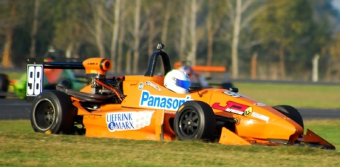 Esteban Fernández fue contundente en la Fórmula 4 Nueva Generación