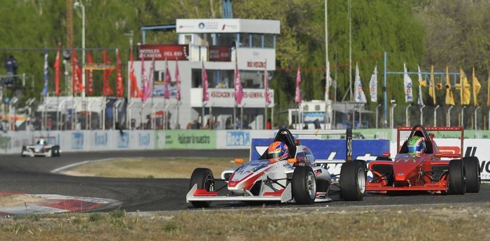 Fernández venció en la segunda de la Fórmula Renault
