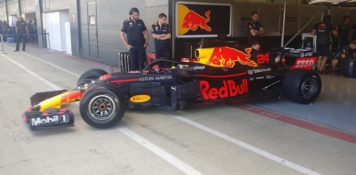 Sebastian Buemi se pegó en los test con el Red Bull
