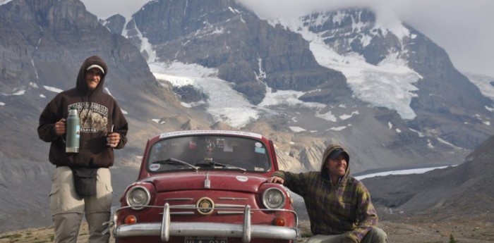 UNIERON ARGENTINA CON ALASKA EN UN FIAT 600