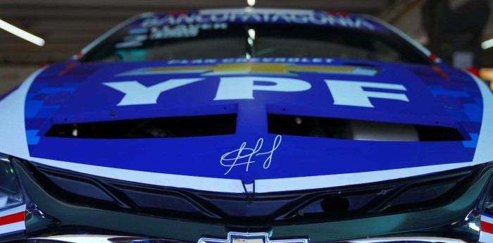 ¿Qué autos del Súper TC2000 están firmados?