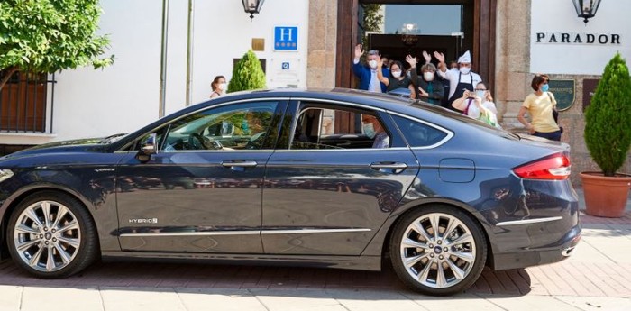 Los Reyes de España cambiaron el Mercedes por un Ford híbrido