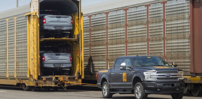 Una Pick Up Ford eléctrica remolcó 500.000 kilos
