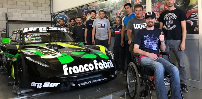 Giallombardo se dio una vuelta por el taller para ver el Ford