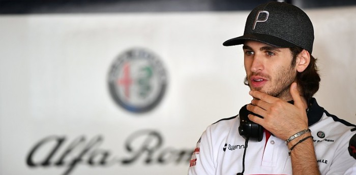 Giovinazzi seguirá en Alfa Romeo