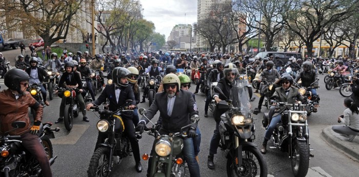 Motoqueros coparon la ciudad contra del cáncer
