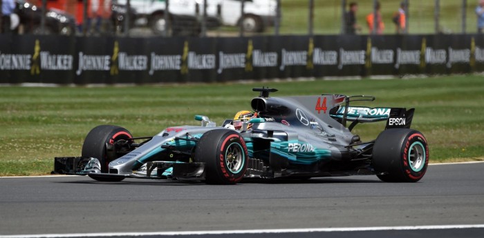 Hamilton ganó en Silverstone y presiona a Vettel en el campeonato