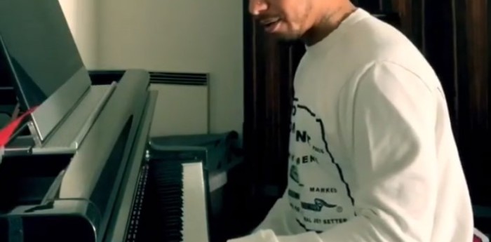 Lewis Hamilton, piloto y también pianista
