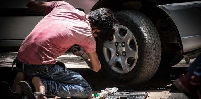 Estas son las herramientas que nunca deben faltar en tu auto