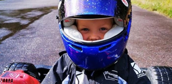 El hijo de Raikkonen se subió por primera vez a un karting