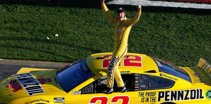 Nascar en Las Vegas y victoria de Joey Logano