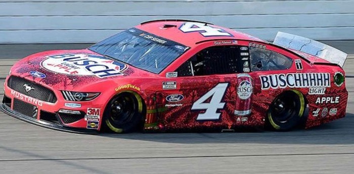 Nascar:  Harvick parte desde la Pole Position en el circuito mixto de Daytona